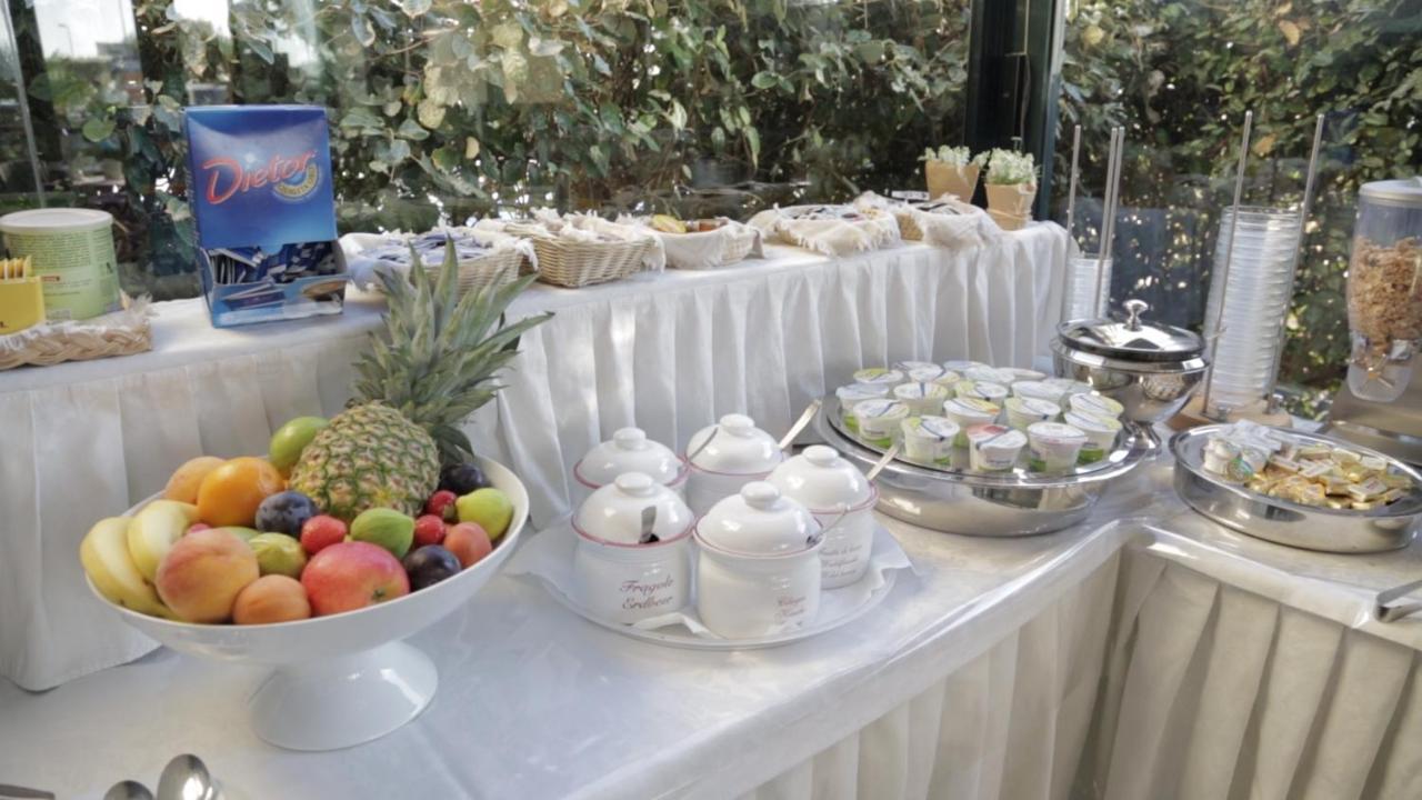 Hotel Brig Riccione Esterno foto